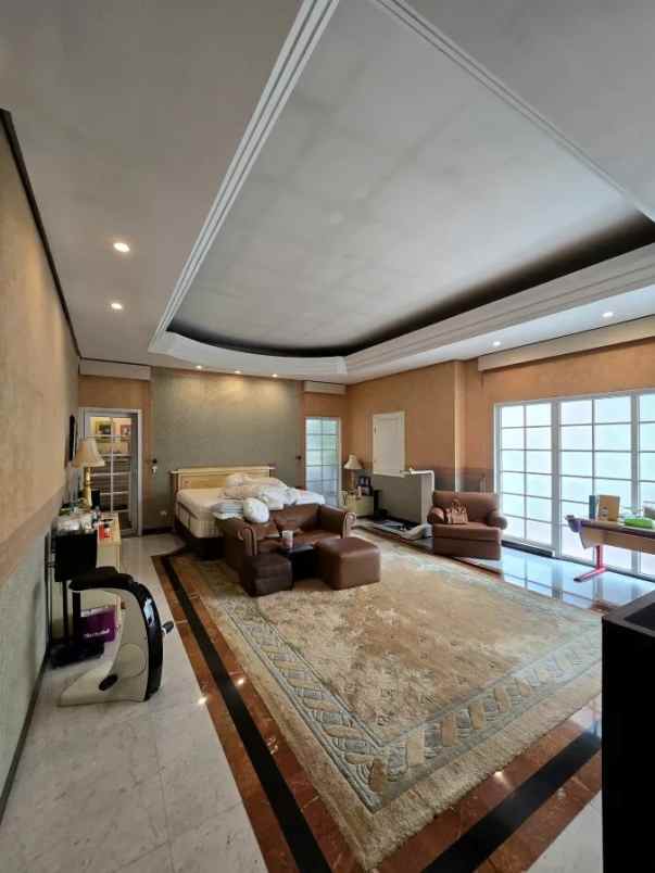 dijual rumah rumah di mega kuningan