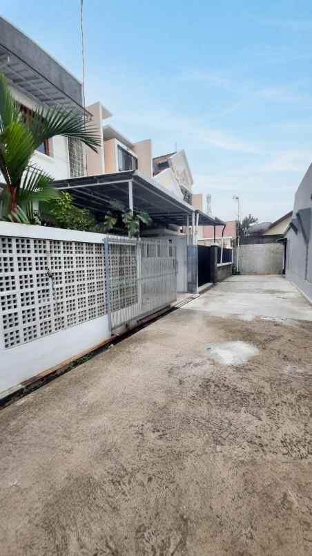 dijual rumah rumah strategis di sekitar
