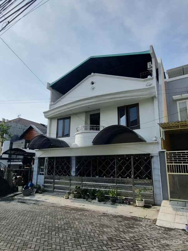 dijual rumah rungkut