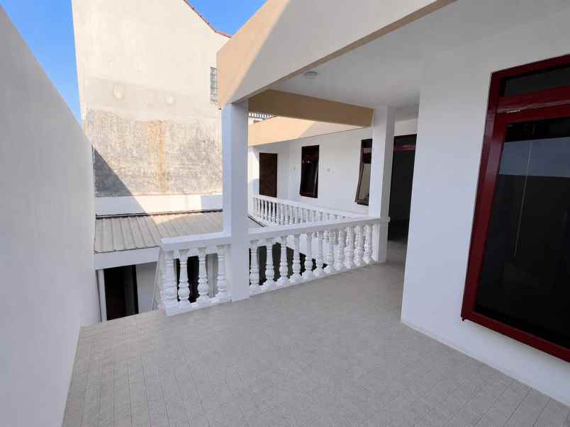 dijual rumah rungkut ha