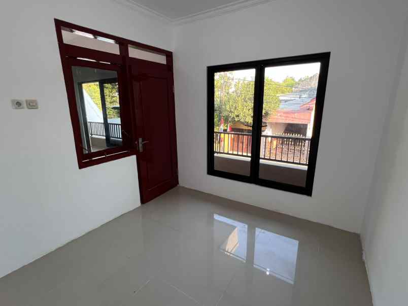 dijual rumah rungkut ha