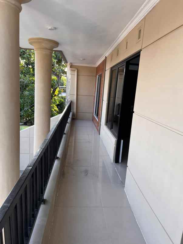 dijual rumah rungkut ha