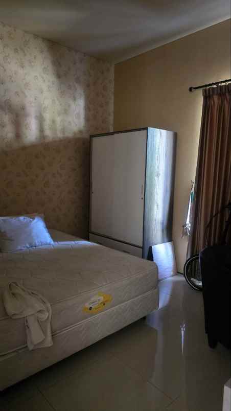 dijual rumah san antonio