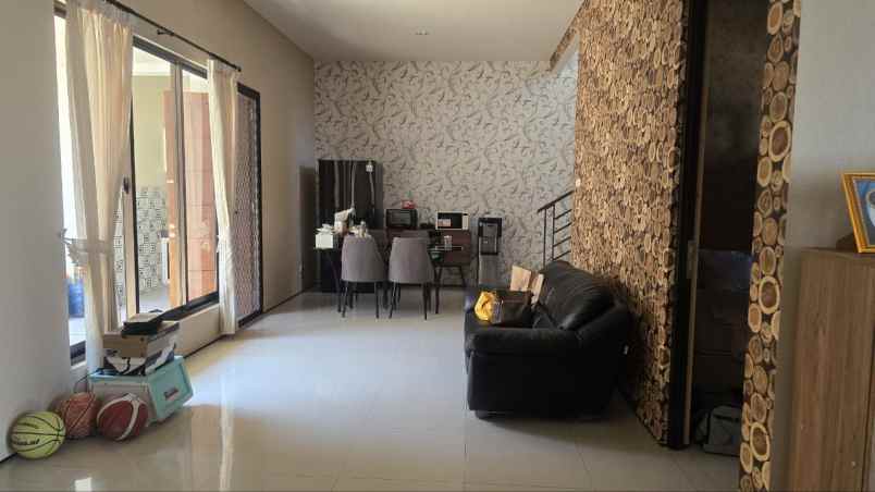 dijual rumah san antonio
