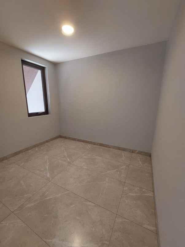 dijual rumah san antonio pakuwon city