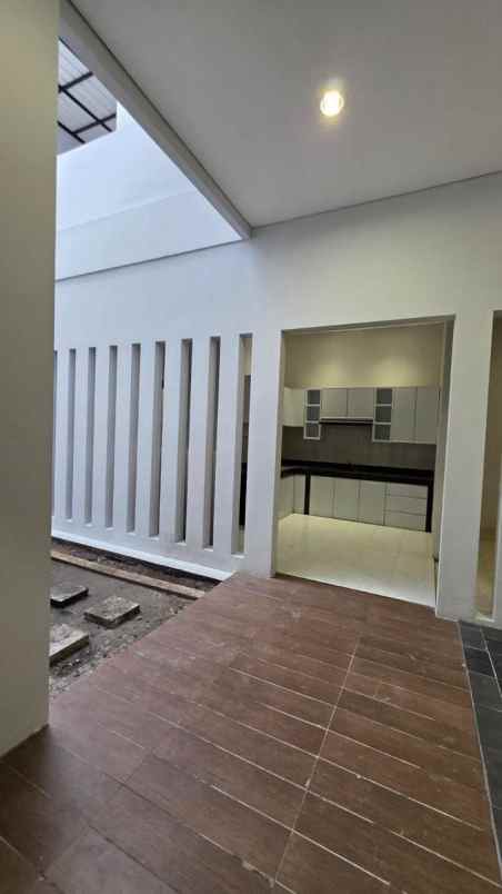 dijual rumah san diego pakuwon city