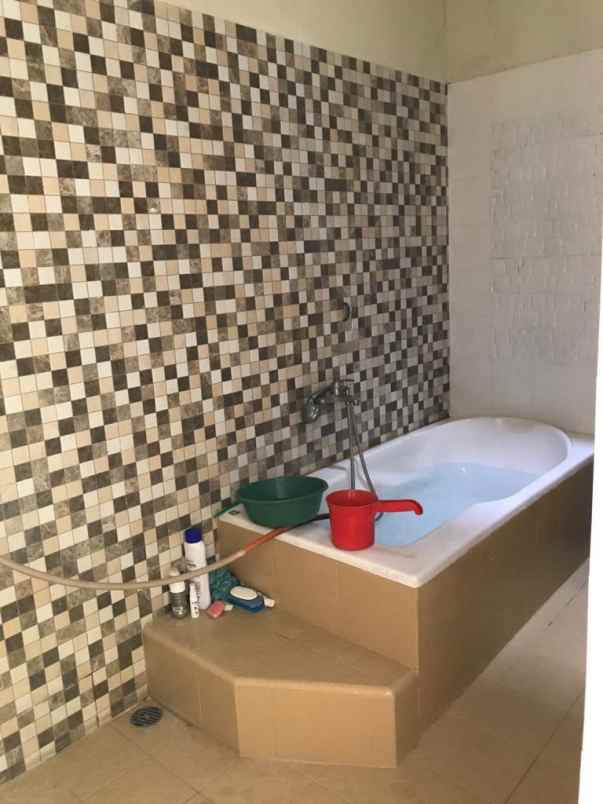 dijual rumah sawah lama ciputat