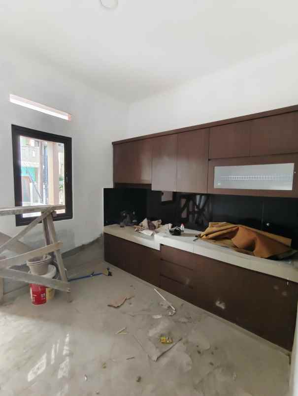 dijual rumah sayap turangga