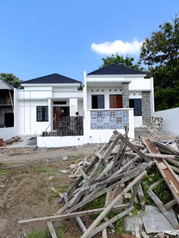 dijual rumah sendang sarj