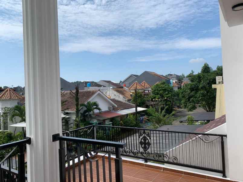 dijual rumah sentul city