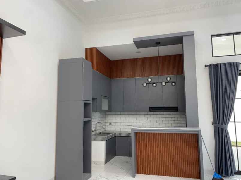 dijual rumah sentul city