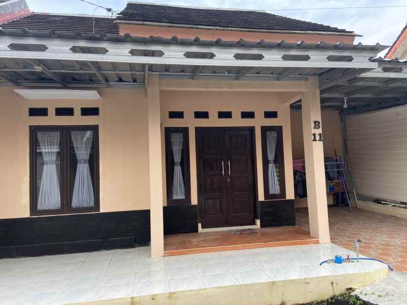 dijual rumah siap huni