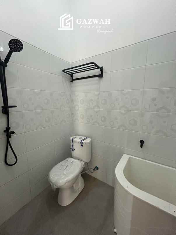 dijual rumah siap huni lokasi strategis