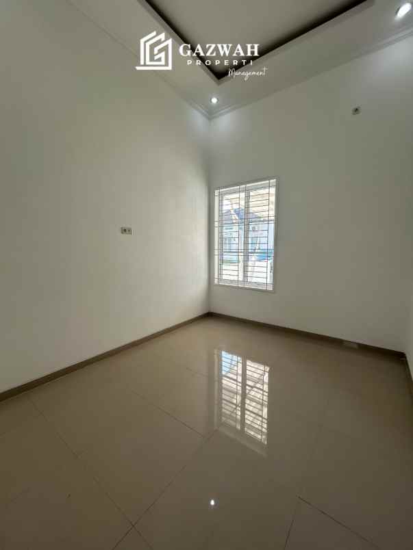 dijual rumah siap huni lokasi strategis