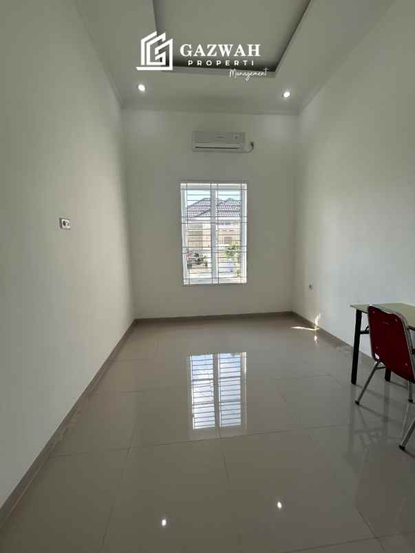 dijual rumah siap huni lokasi strategis