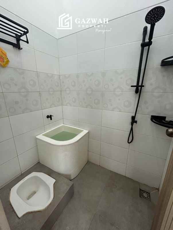 dijual rumah siap huni lokasi strategis