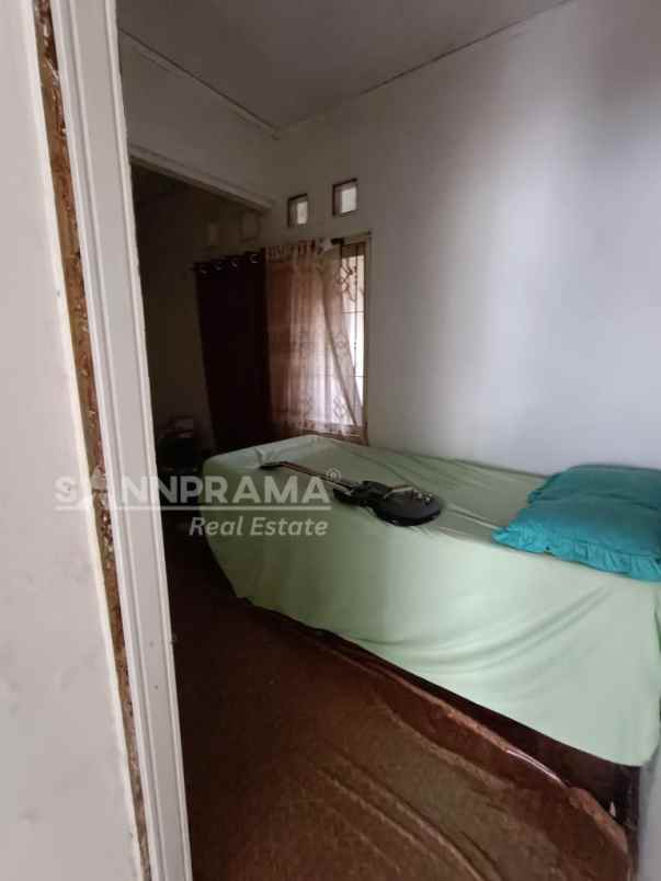 dijual rumah siap huni turun harga depok