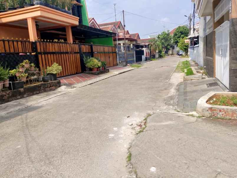 dijual rumah siaphuni di cluster taman harapan baru