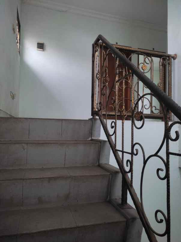 dijual rumah siaphuni di cluster taman harapan baru