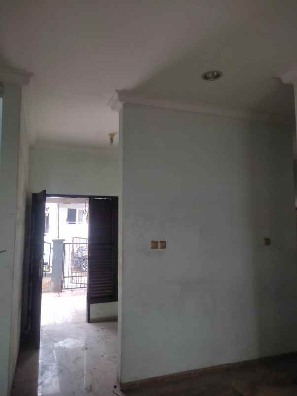 dijual rumah siaphuni di cluster taman harapan baru