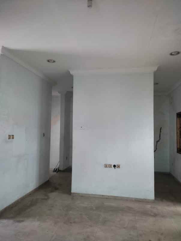 dijual rumah siaphuni di cluster taman harapan baru