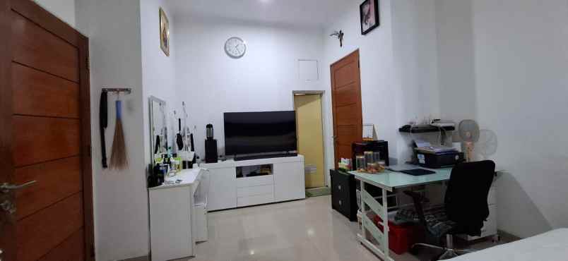 dijual rumah siaphuni di sunter agung utara