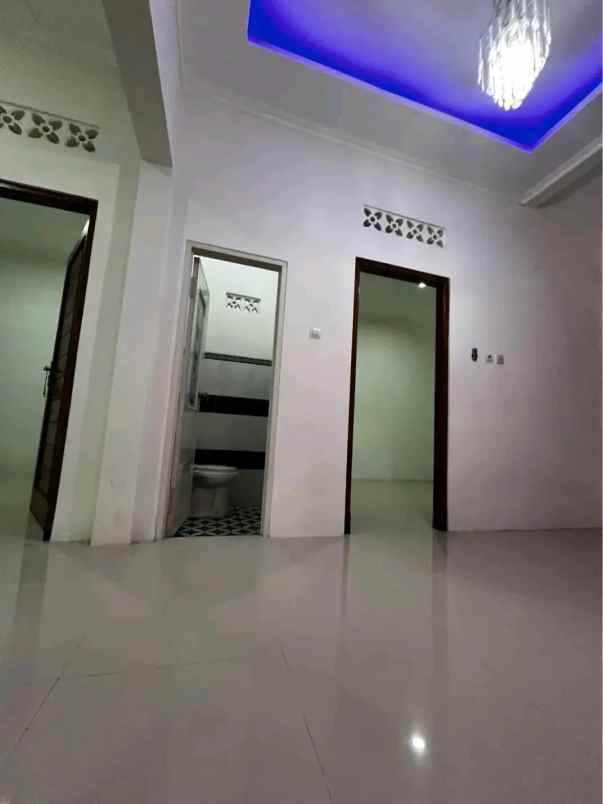 dijual rumah sidomoyo