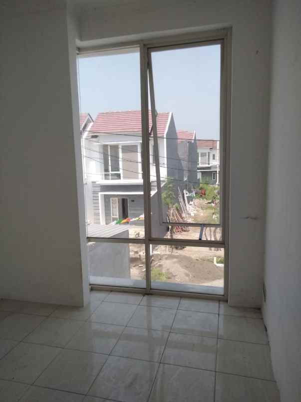 dijual rumah spring residence
