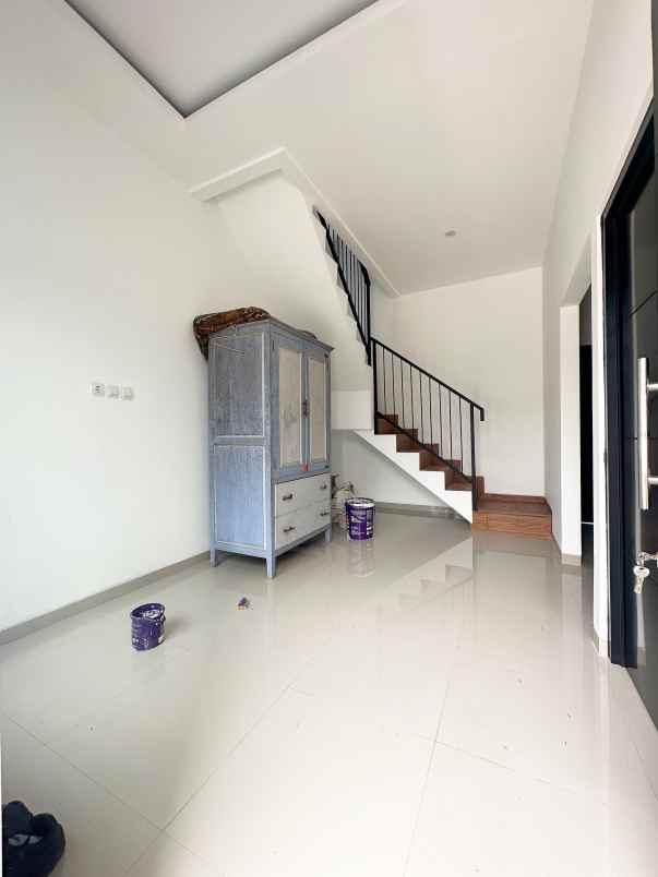 dijual rumah srengseng sawah