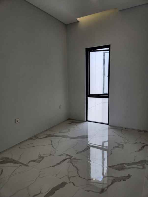 dijual rumah sutorejo prima indah