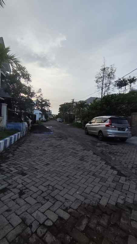 dijual rumah sutorejo utara