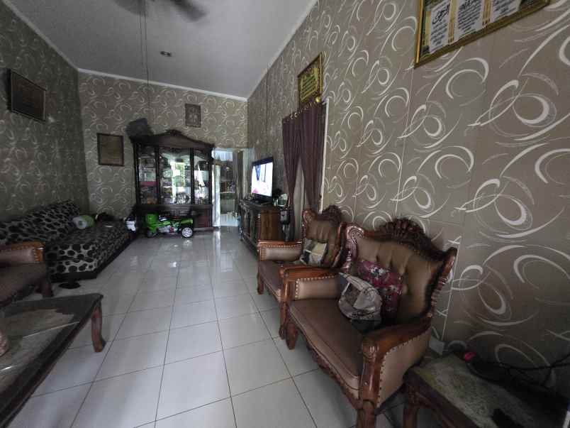 dijual rumah suvarna sutera cikupa