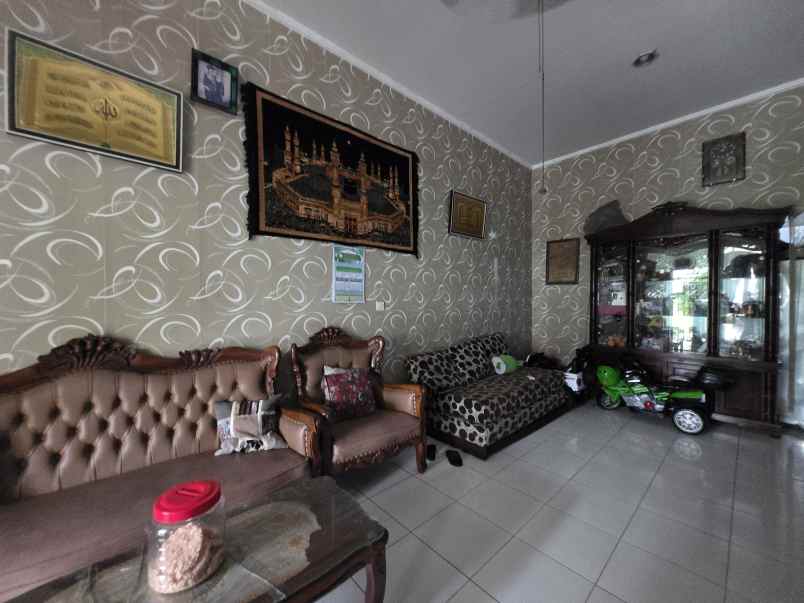 dijual rumah suvarna sutera cikupa