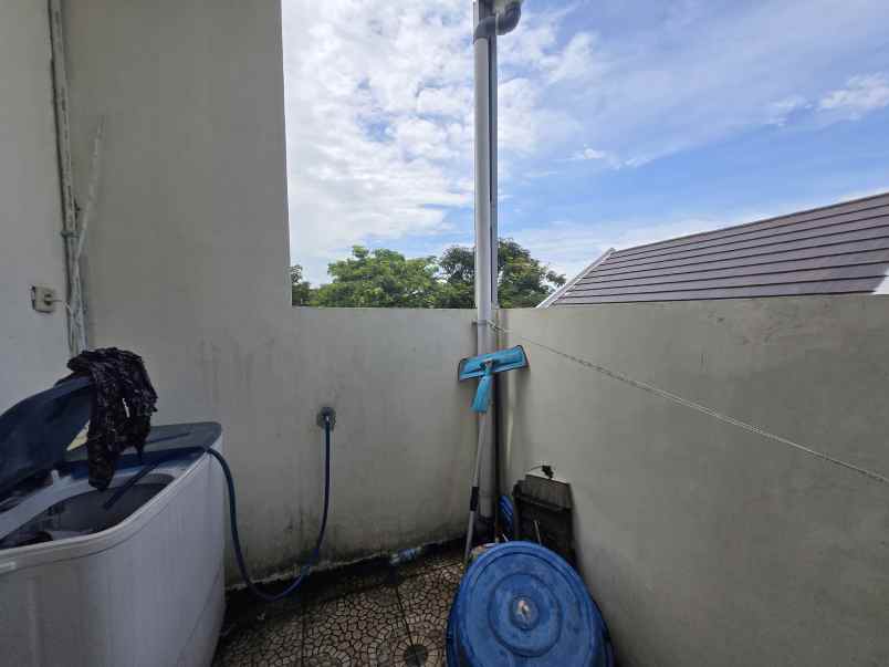 dijual rumah suvarna sutera cikupa