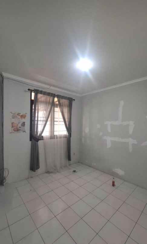 dijual rumah taman besakih sentul city