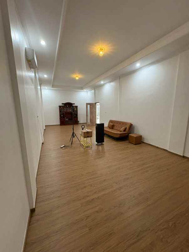 dijual rumah taman rahayu