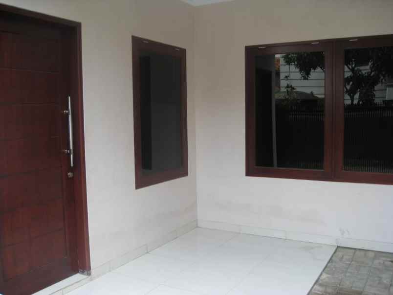 dijual rumah tanjung barat