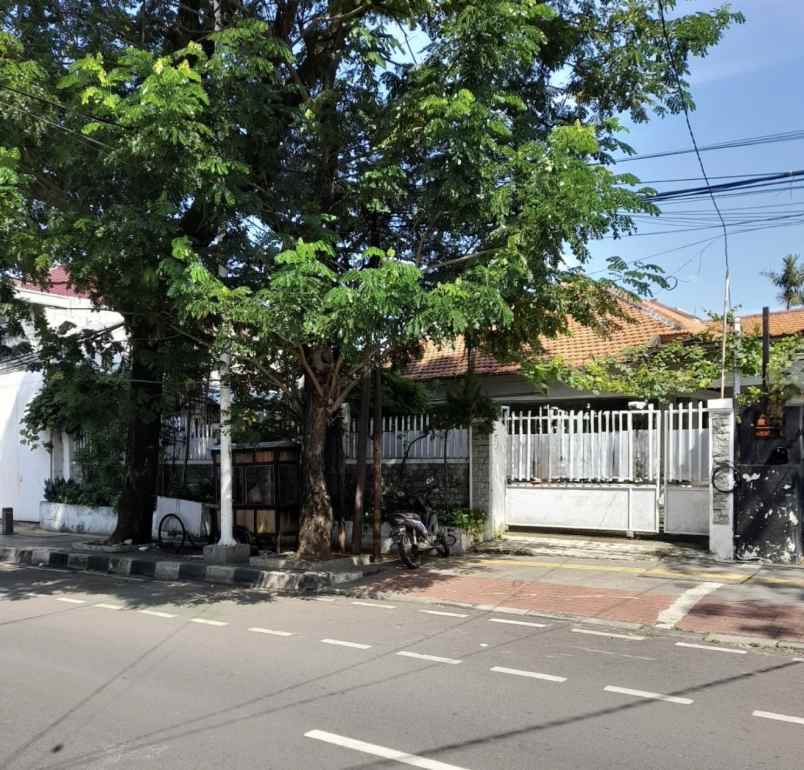 dijual rumah tebet barat raya