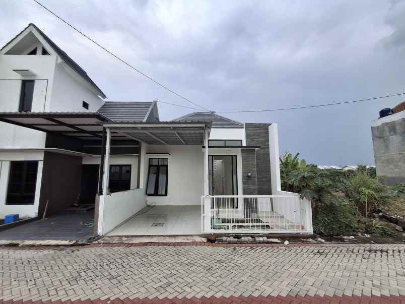 dijual rumah trunuh klaten selatan
