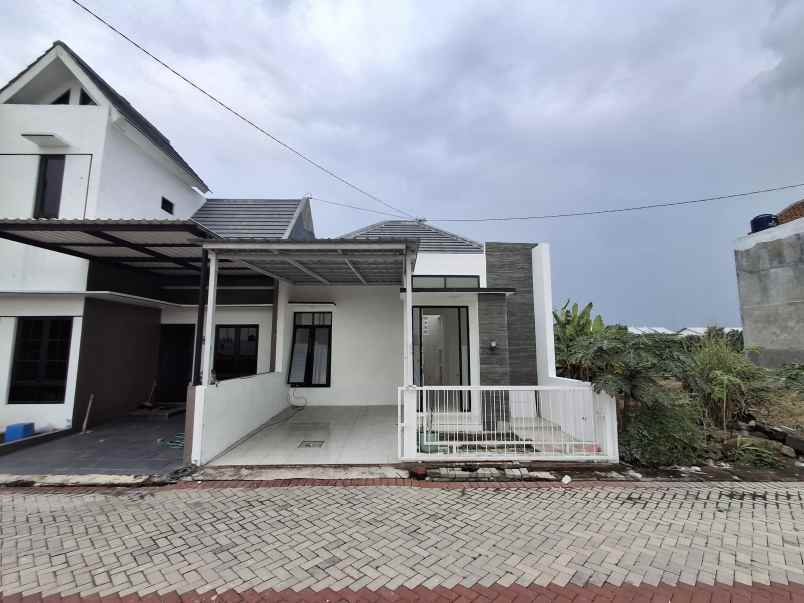 dijual rumah trunuh klaten selatan
