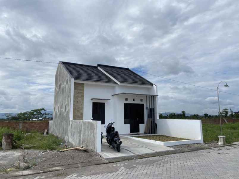 dijual rumah trunuh klaten selatan
