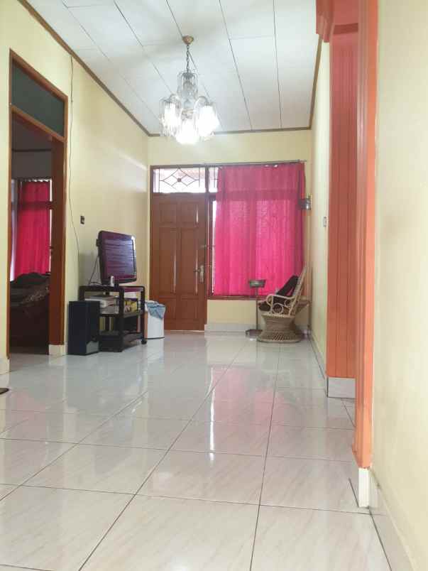 dijual rumah ujung berung