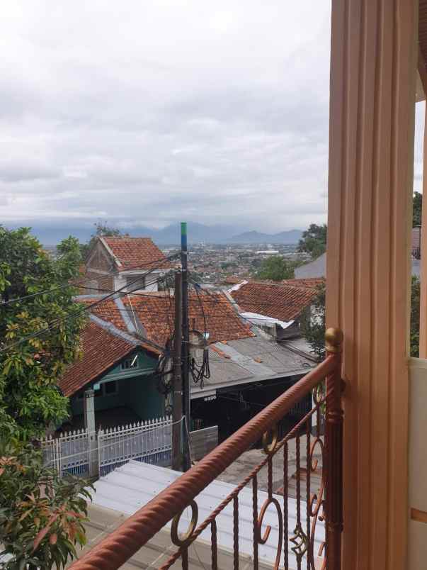 dijual rumah ujung berung