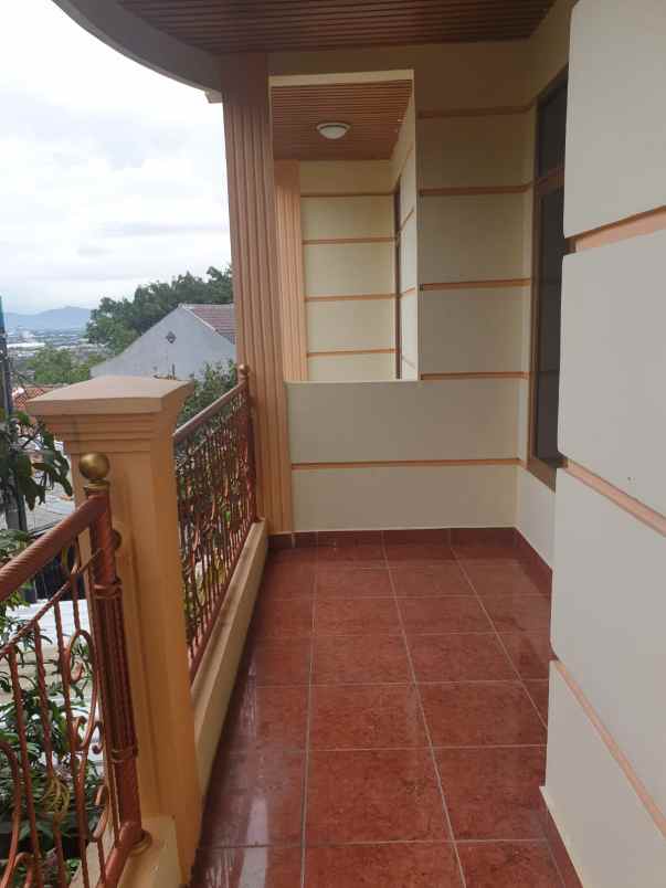 dijual rumah ujung berung