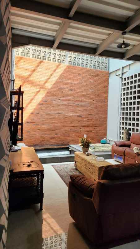 dijual rumah untuk kost an