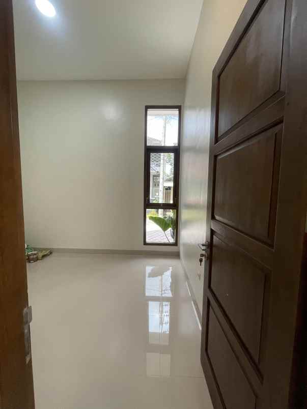 dijual rumah utara terminal