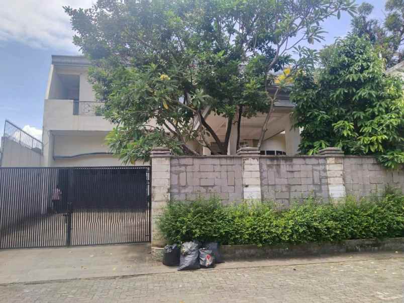 dijual rumah villa cinere mas pisangan