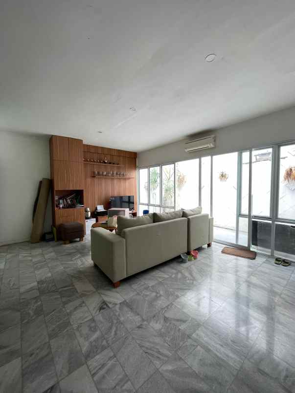 dijual rumah villa delima karang tengah