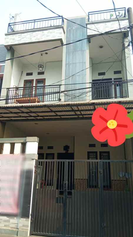 Dijual Cepat Rumah 2 Lantai Full Renovasi Villa Taman Bandara Dadap