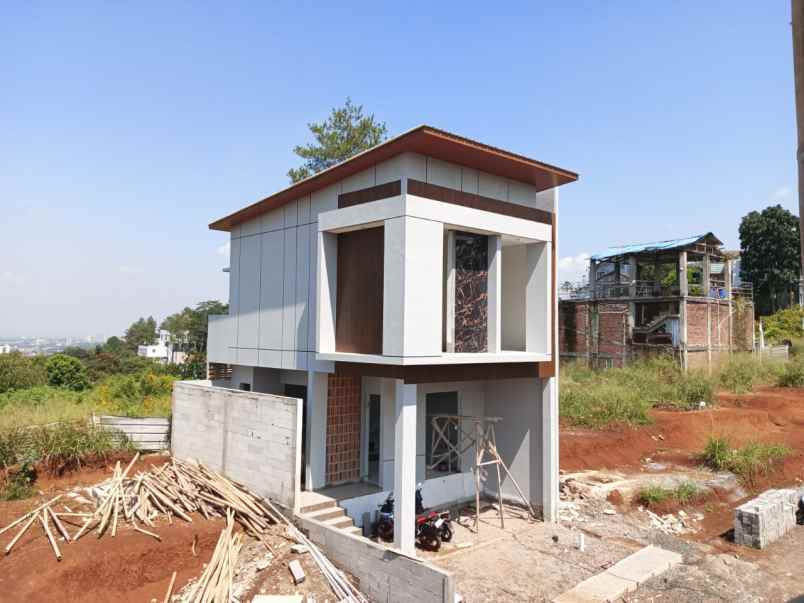 dijual rumah villa tropis dago